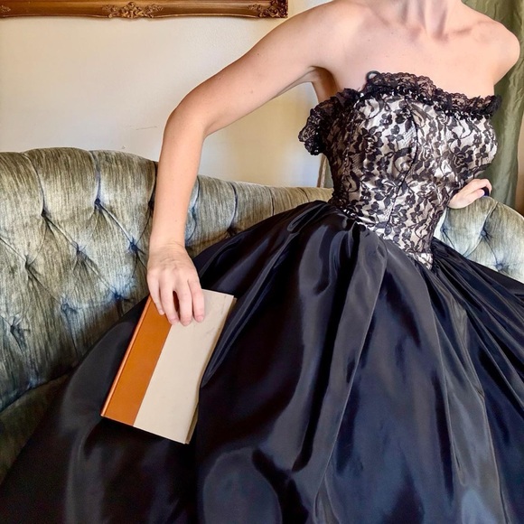 Gunne Sax 80s Black Lace Corset Ball Gown XS Vintage Formal Full Skirt Gunne Sax 80s Black Lace Corset Ball Gown XS Vintage Formal Full Skirt